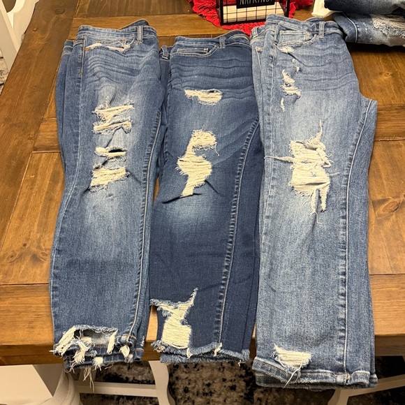 Stylish Distressed Skinny Jeans - Blue - Picture 3 of 4